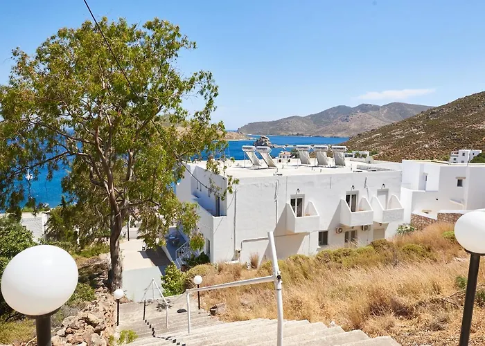 Athina Γροίκος